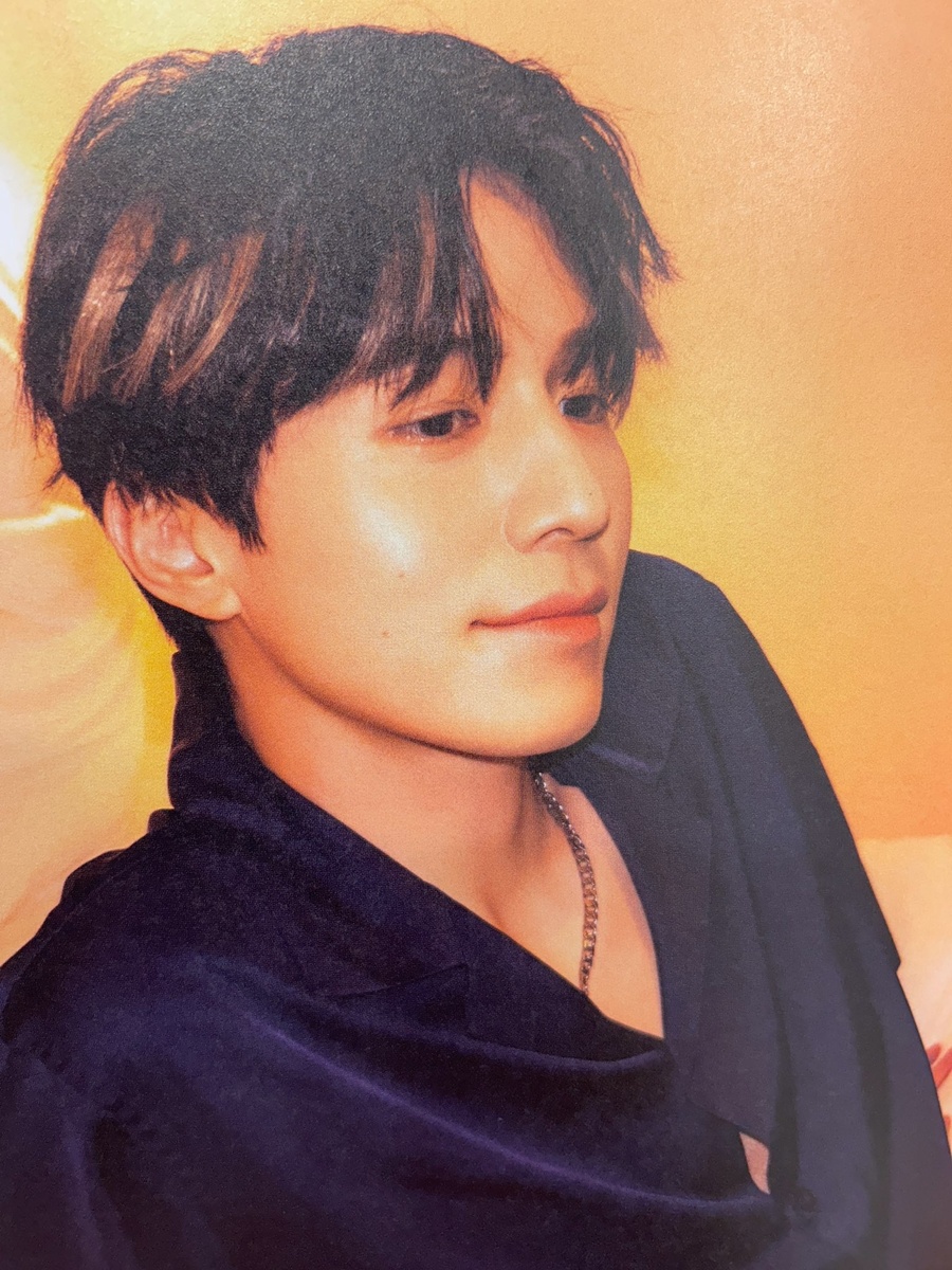 Фотография из приветственного набора для членов официального фан-клуба «Neohee».