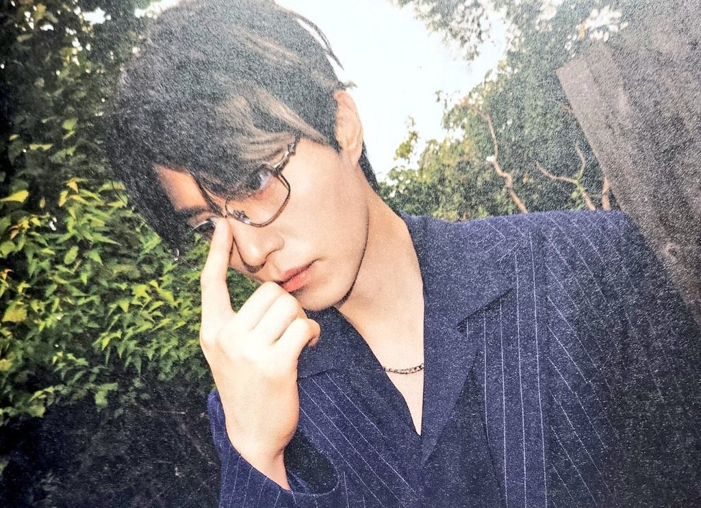 Фотография из приветственного набора для членов официального фан-клуба «Neohee».