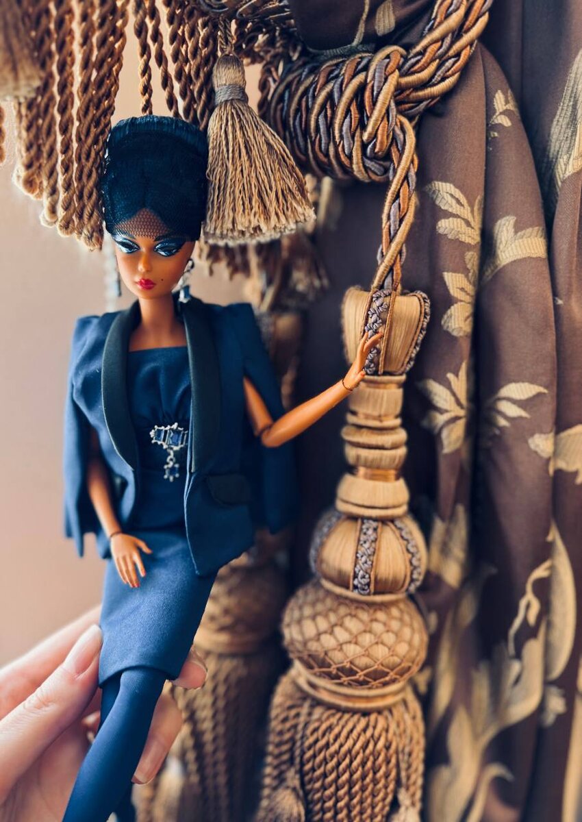 Barbie Silkstone: Barbie Signature - Sapphire Anniversary Barbie Fashion Model Collection Doll в фойе Московской консерватории им. П.И. Чайковского