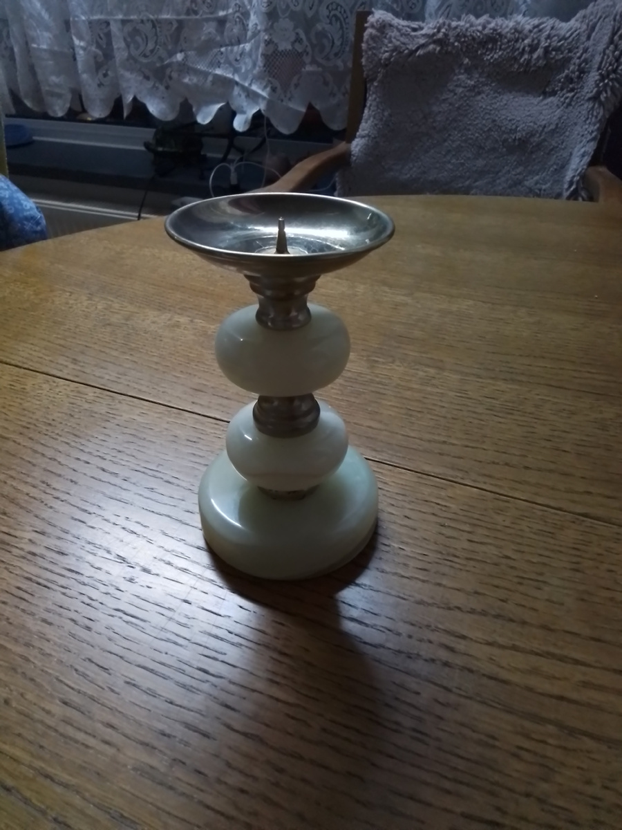 Это уже второй такой у меня, из оникса.