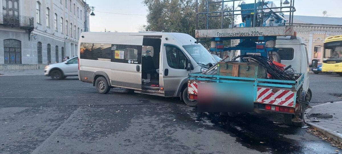  📷    В Оренбурге в тройном ДТП на улице Кирова пострадали пенсионерка и подросток Кристина Просвиркина