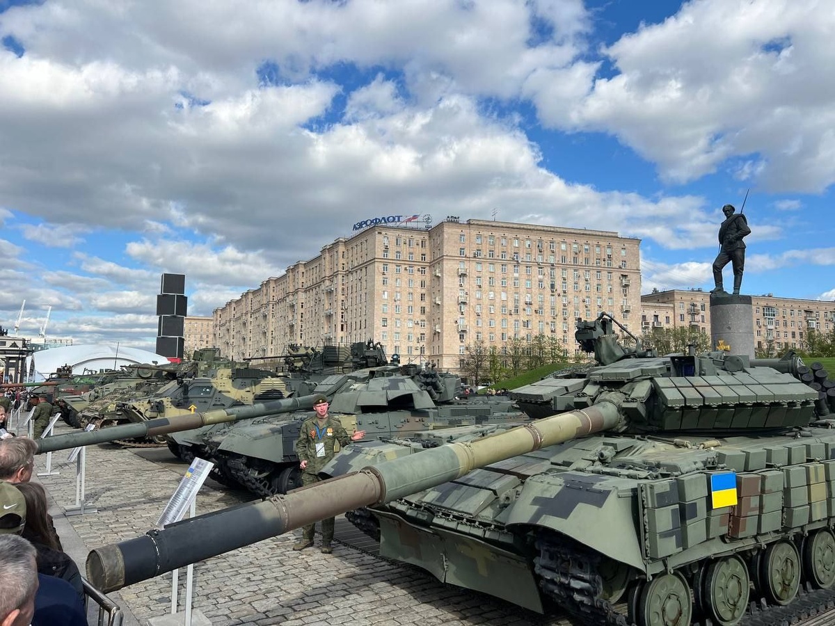 Аутентичный Т-64БВ обр. 2017 г. харьковского БТРЗ в Москве, весна 2024 г.