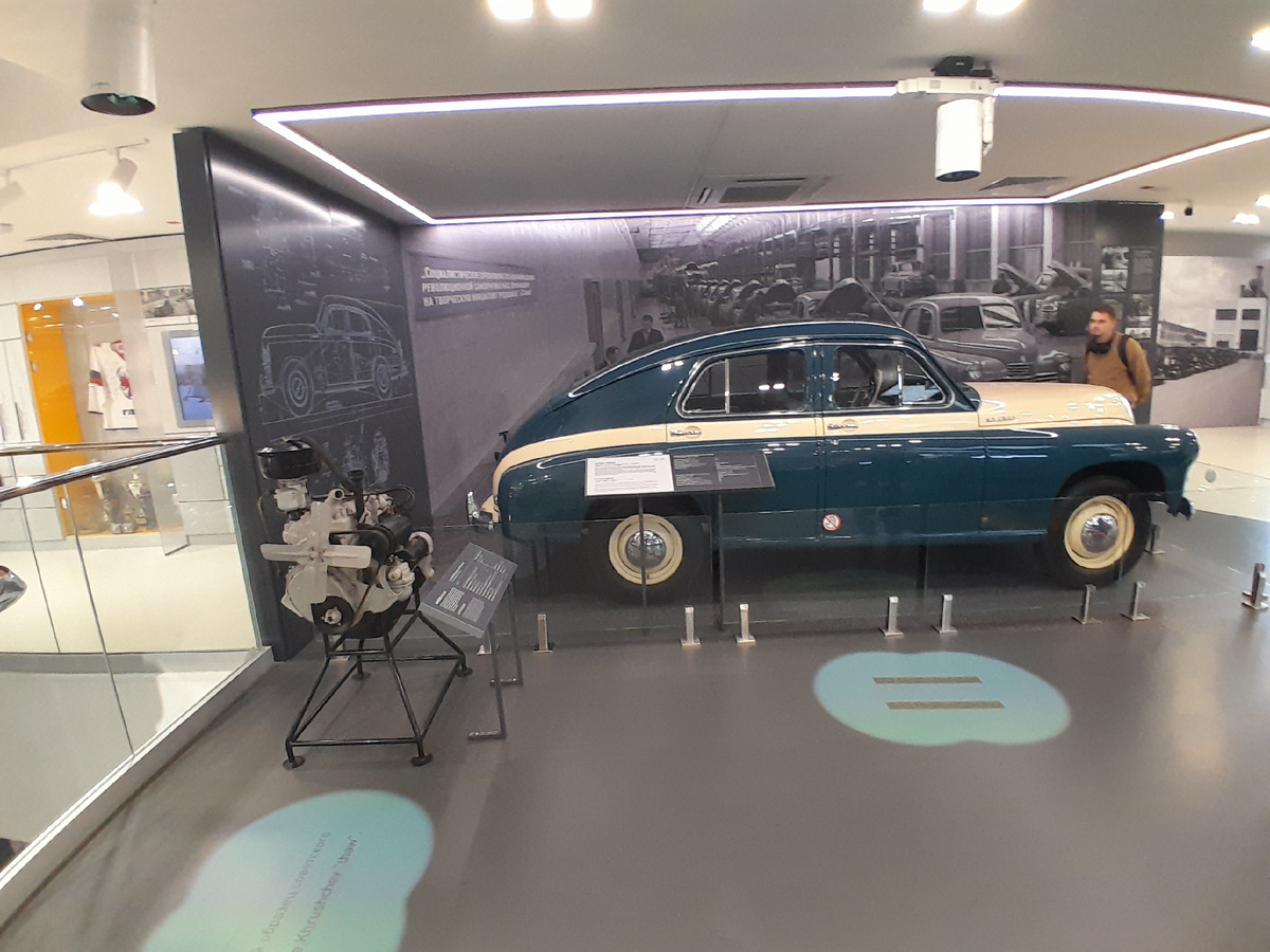 Экспонаты музея автозавода ГАЗ (Победа)