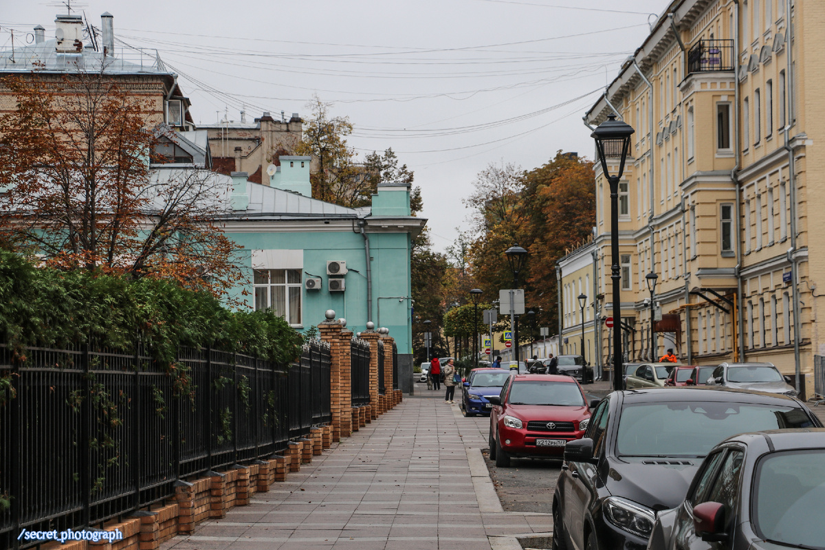 Малый Харитоньевский переулок. Начало.