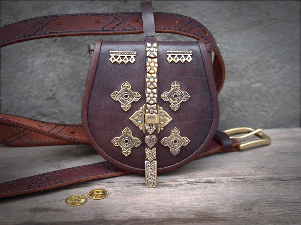 Сумка из натуральной кожи, историческая реконструкция. Работа кожевенной мастерской DOMINUS NOX
