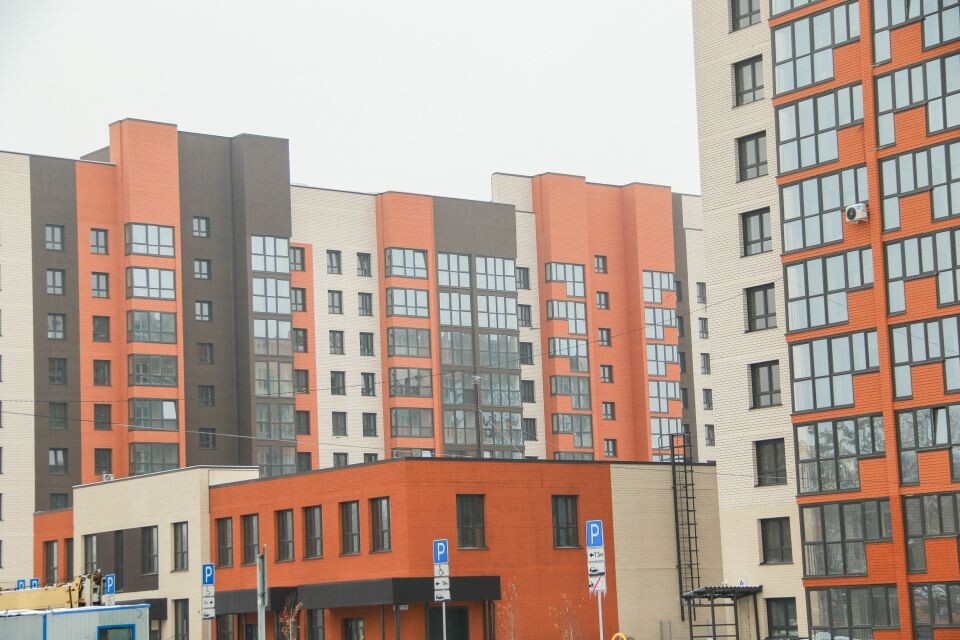    Формирующийся район новостроек неподалеку от барнаульского аэропорта. Источник: Виталий Барабаш