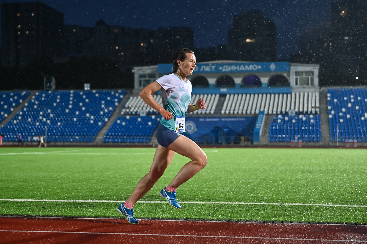 КДПВ, забег "Динамовская ночь", 08.06.24, под проливным дождем, в шиповках, интересный был опыт.
