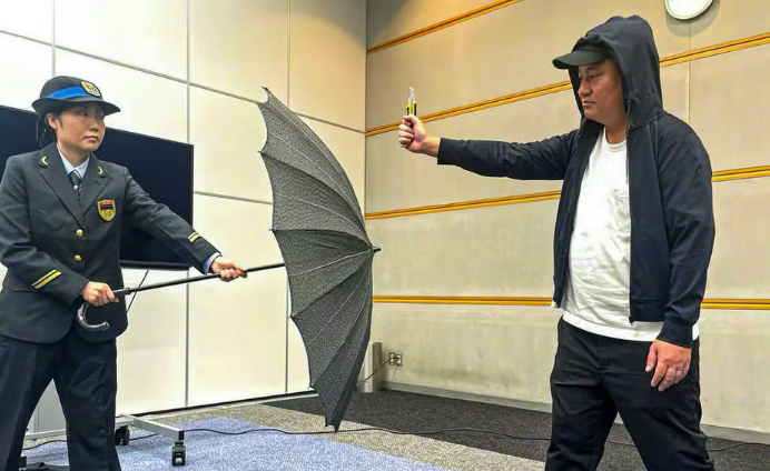 Я так смеюсь с этого неуклюжего маньяка с презентации