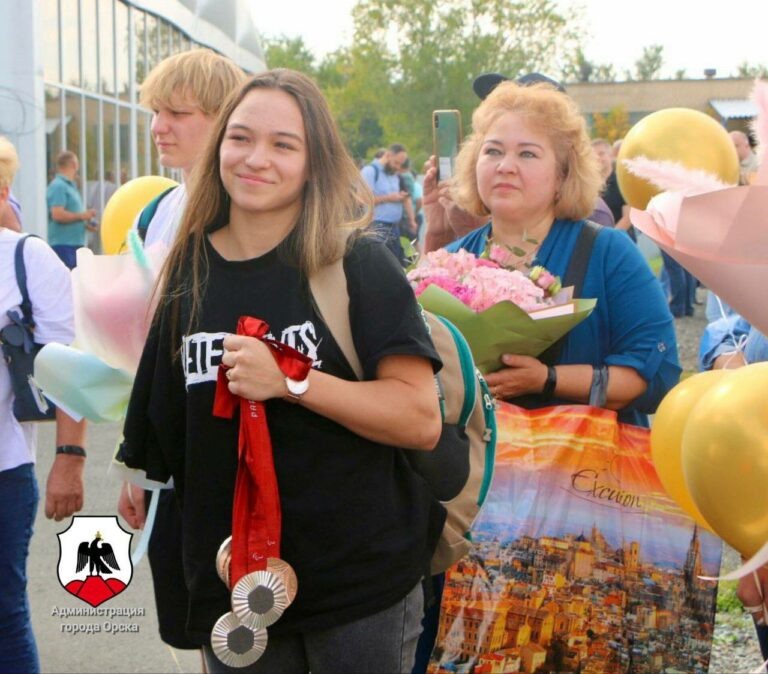    Призер Паралимпиады в Париже орчанка Виктория Ищиулова награждена президентом Путиным Белов Михаил Александрович