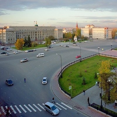 В Иркутске состоялось заседание депутатов думы с представителями полиции и профильных комитетов администрации, на котором рассмотрены нарушения общественного порядка, связанные с дрифтом автомобилей в ночное время в центре города.