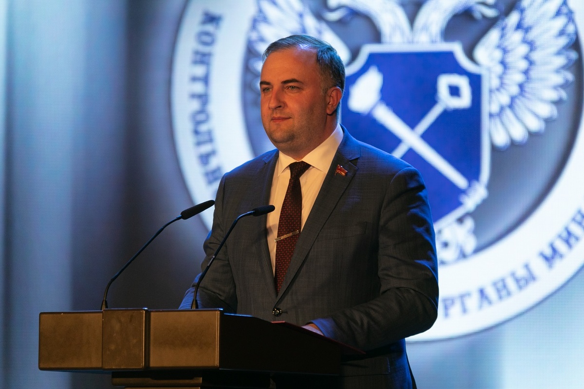 Олег Гербер празднует свой день рождения.  Фото: Фото: пресс-служба Законодательного собрания Челябинской области