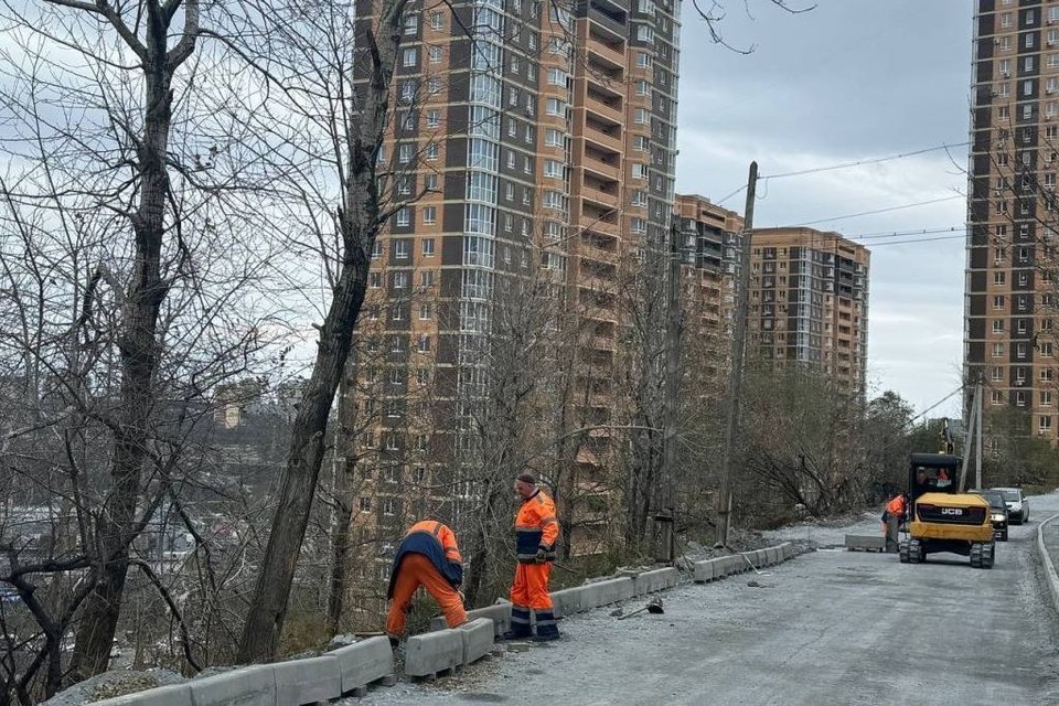    В ближайшее время участок заасфальтируют. vlc.ru