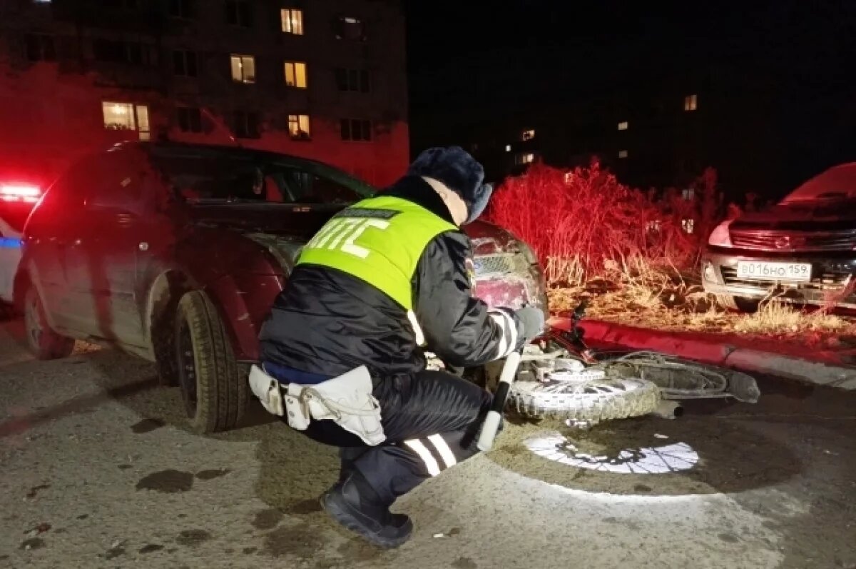    Двух подростков на питбайке сбили под Нижним Тагилом, водитель скрылся