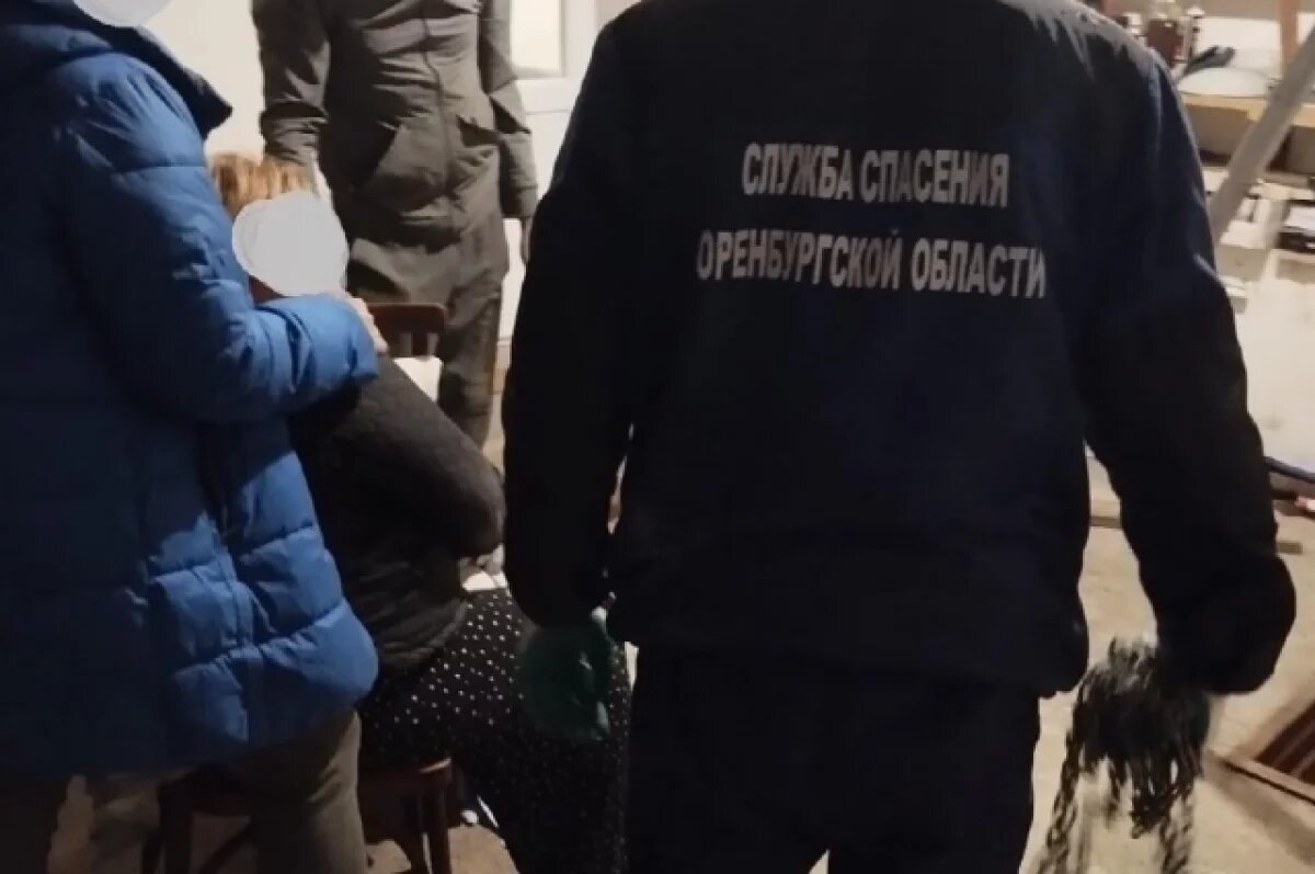    Оренбурженка упала в пятиметровый погреб и травмировалась
