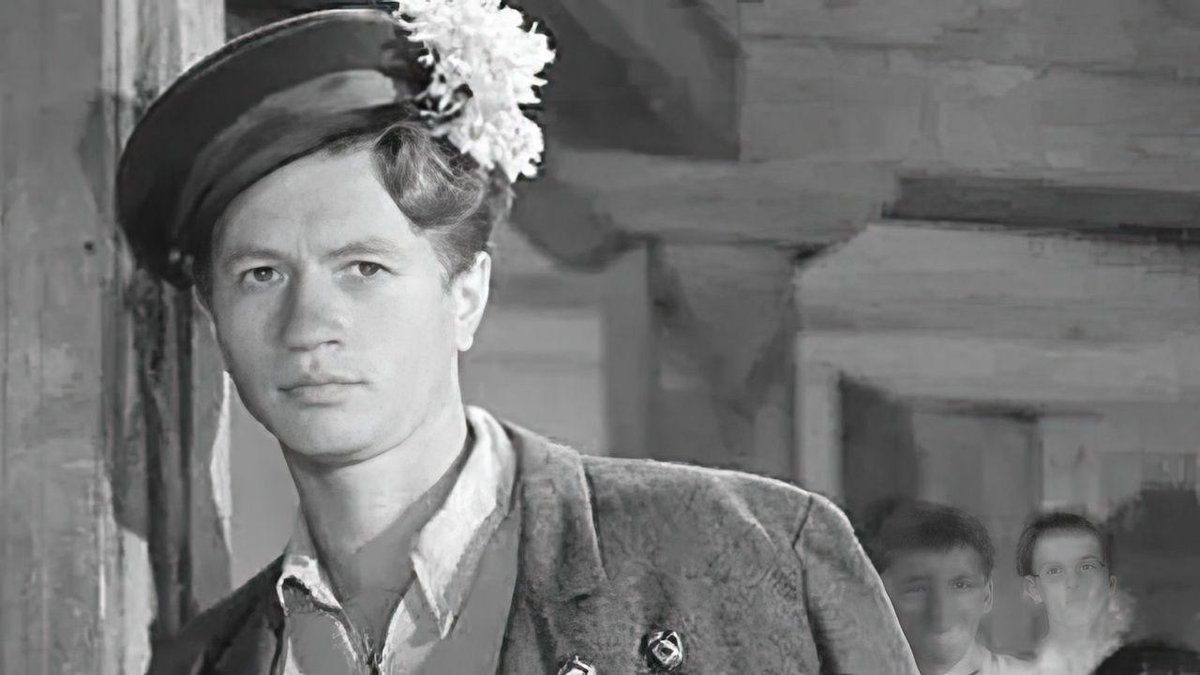 Кадр из фильма "Максим Перепелица"