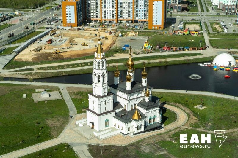    Фото: ЕАН. В Преображенском парке появятся новые фонари, скамейки, газоны и многое другое