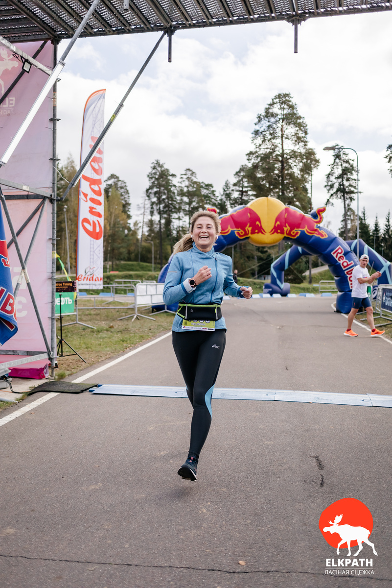 Фото организатора. Финишная арка дорожной гонки. 
