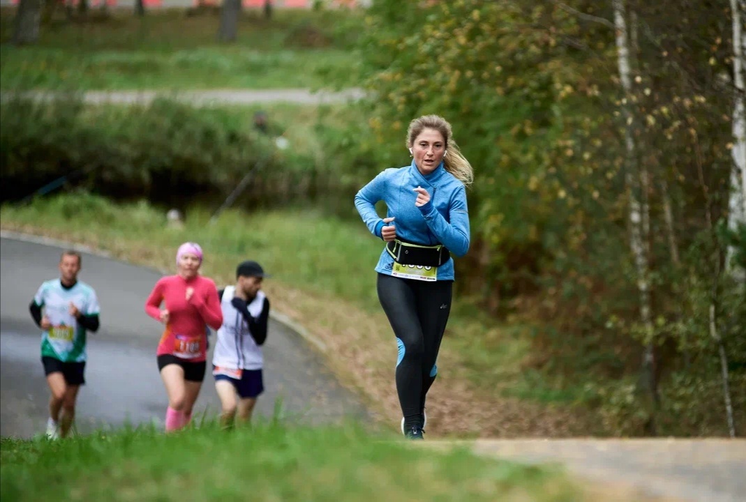 Умный в гору не пойдёт, умный в гору побежит) 
