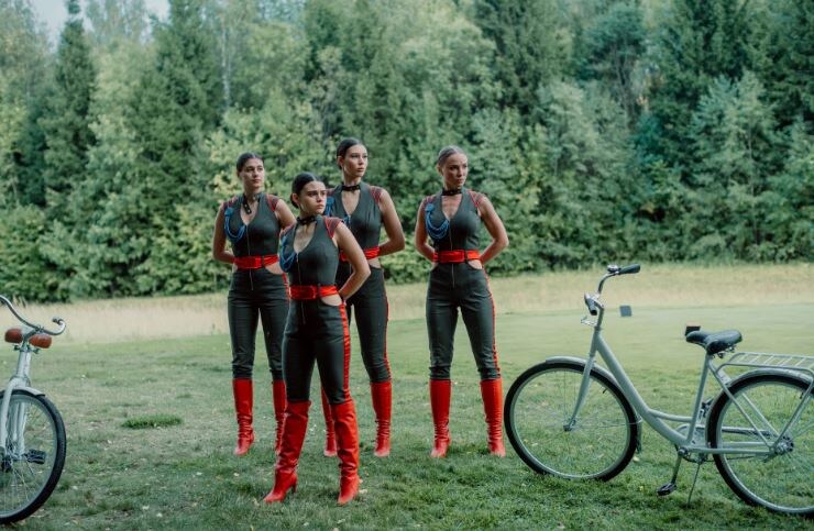 Фото с сериала "Два холма"