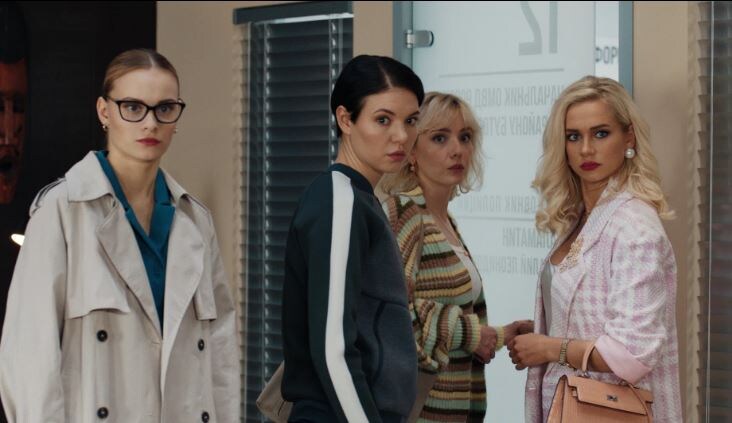 Фото с сериала "Девушки с Макаровым"