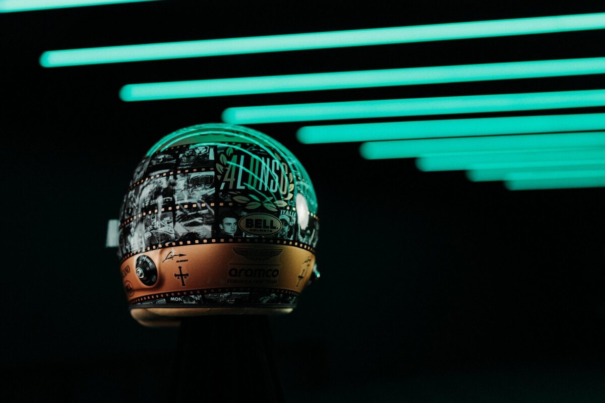    Шлем Фернандо Алонсо к 400-му Гран При в Формуле 1Фото: Соцсети