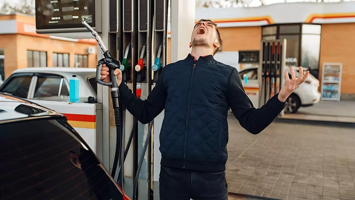 На рынке наблюдается ажиотажный спрос на зимний дизель. Что с ценой? Фото: Алами