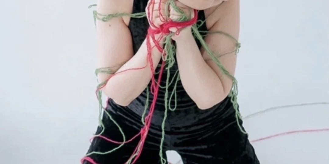 «Не могу без тебя»: 4 этапа созависимых отношений. Психолог объяснила, чем они опасны