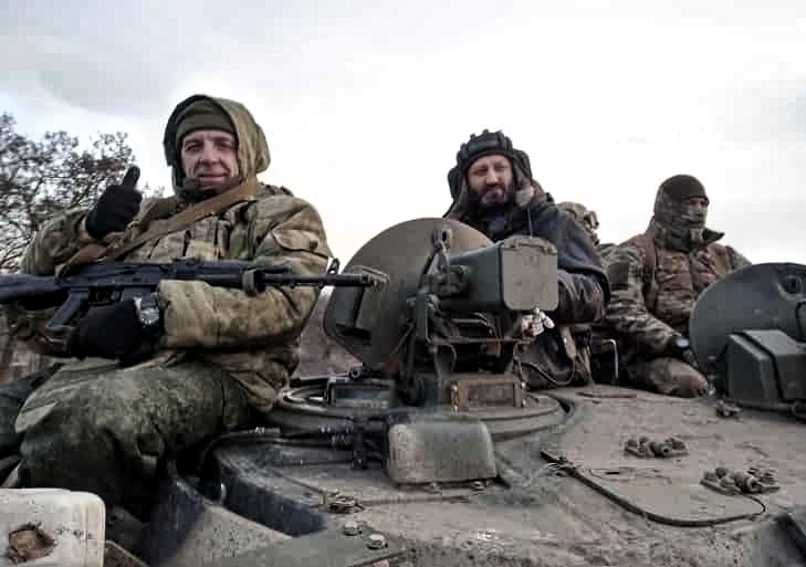 Судя по всему, у сержанта-генерала сегодня всё в порядке! Фото из семейного архива Кандиковых.