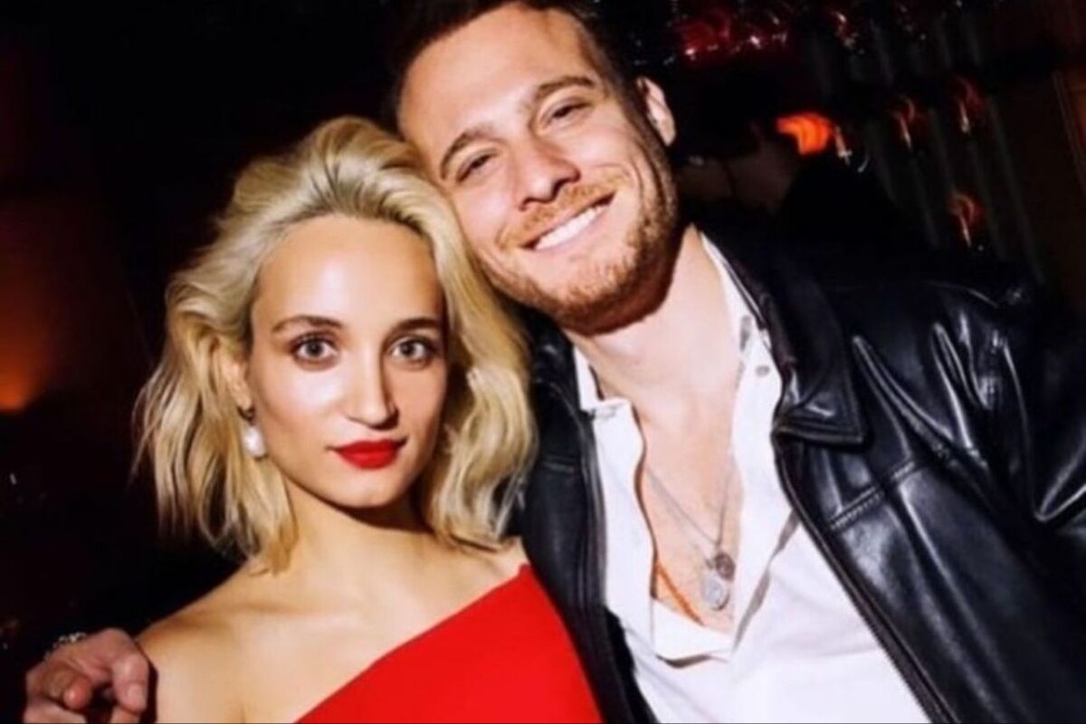 Керем с Мелисой (источник; tgrthaber.com/aktuel/kerem-bursinin-sevgilisi-olan-melisa-tapanin-annesinin-kim-oldugu-sosyal-medyada-cok-konusuldu-2978769?s=1)