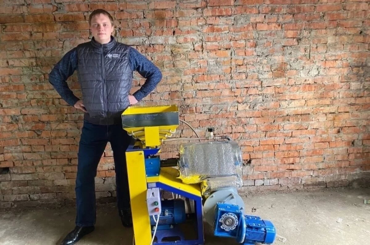    Максим Потапов разработал экструдер, который позволяет перерабатывать токсичные отходы.