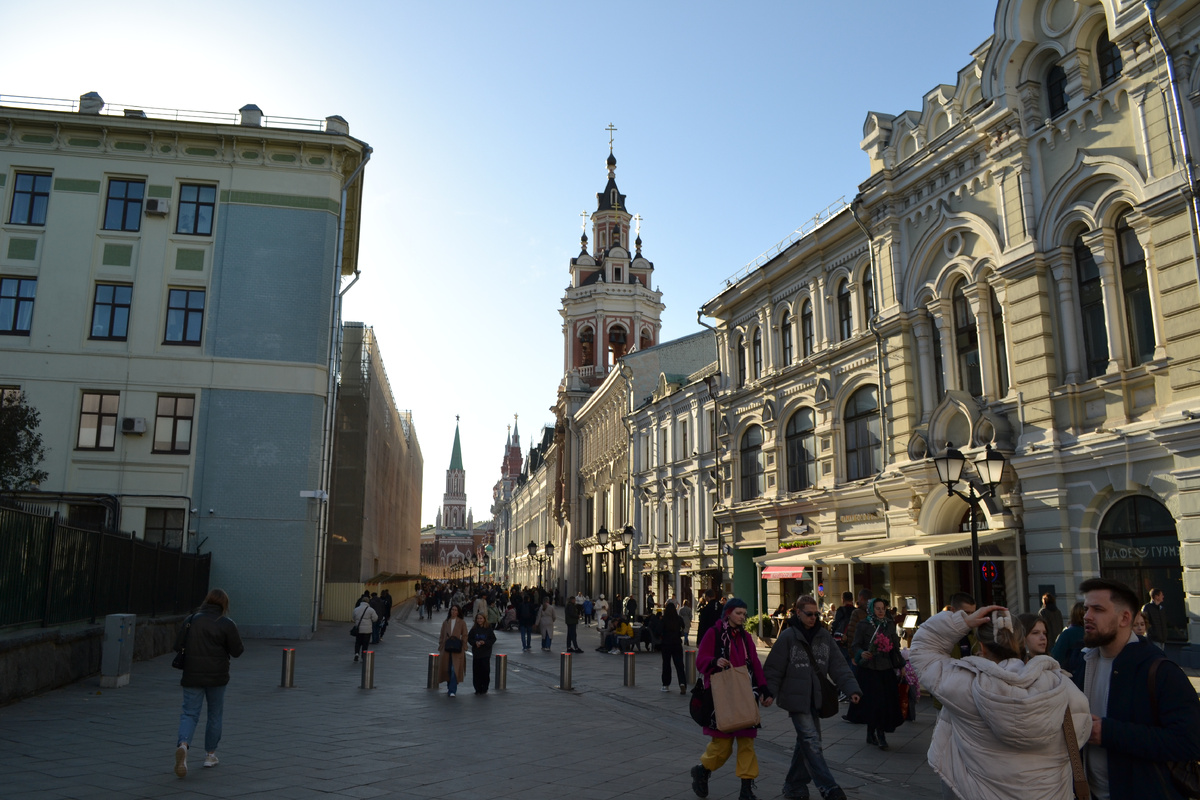 Москва. Никольская улица. 20.10.24г. Фото автора 