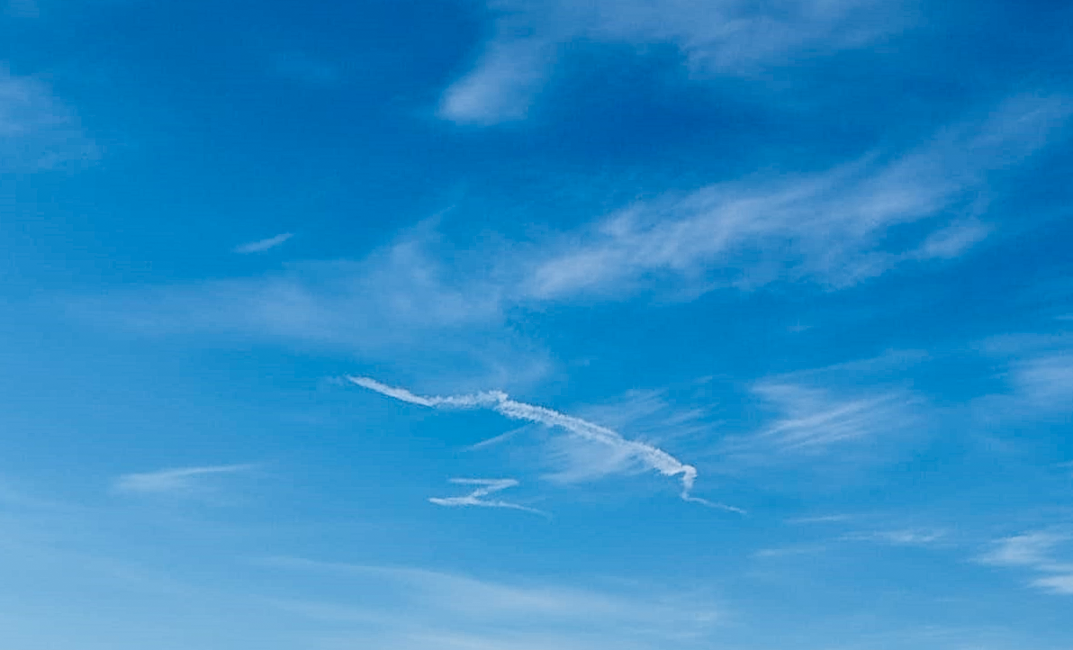 Фотография моя. Она носит символический характер, снято сегодня. Это, то место, где наши бомбардировщики Су-34, набирают высоту, для сброса планирующих бомб.