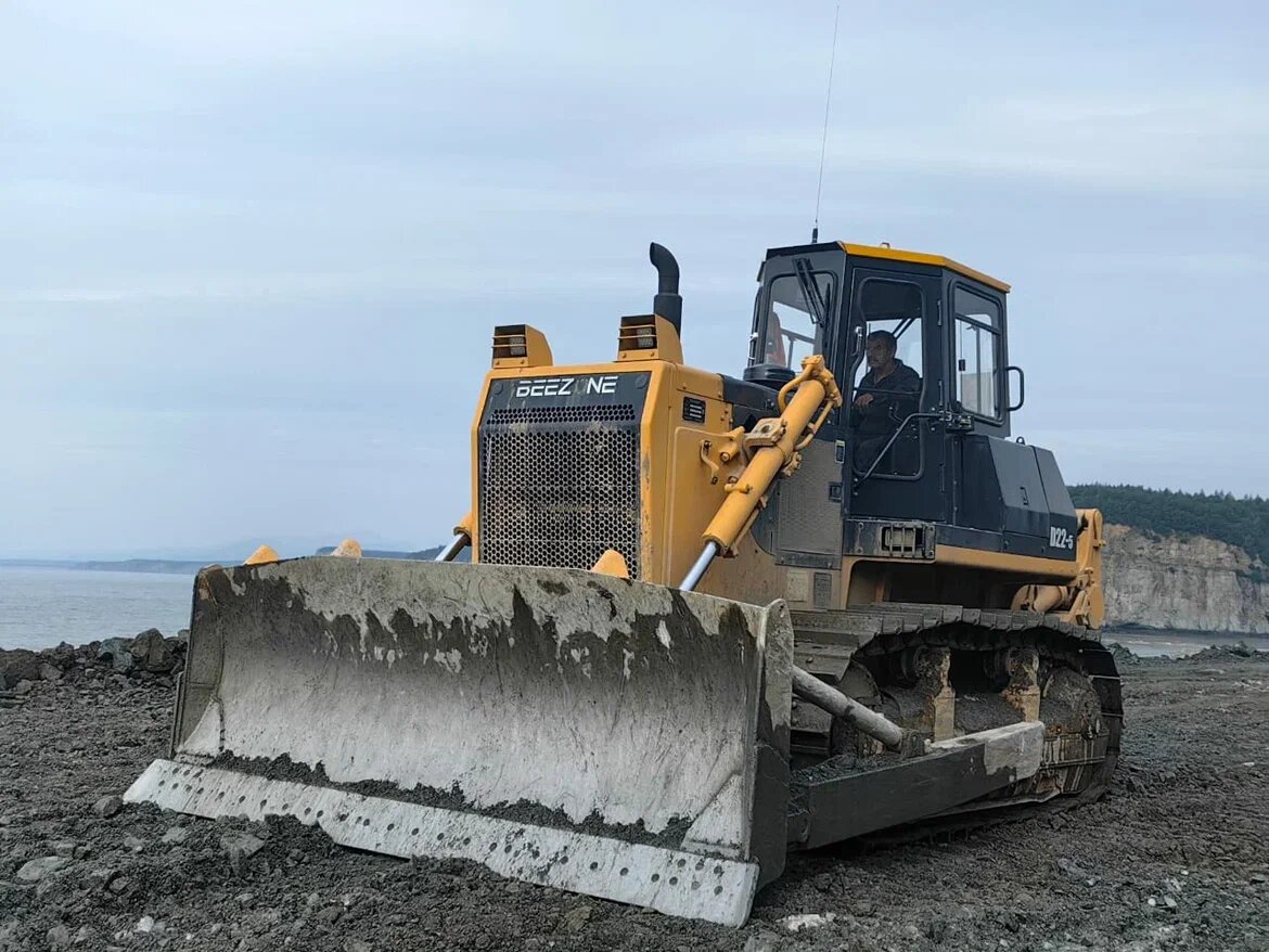 Бульдозер Beezone