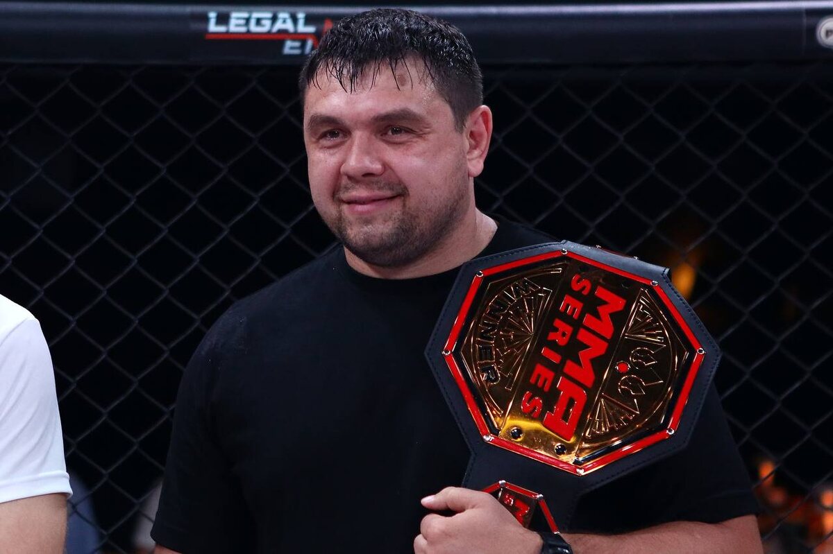 Олег Перевертунов.