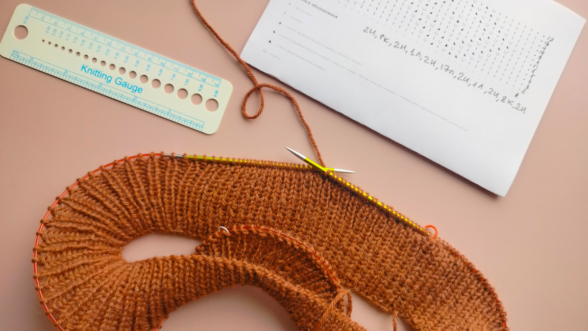 Ажурный жилет спицами