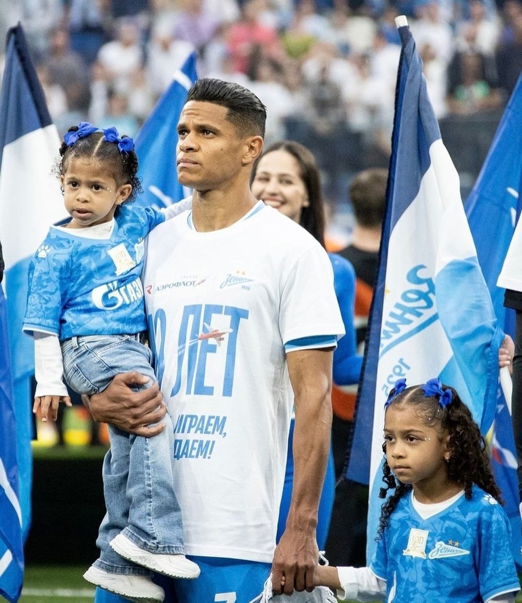 Дуглас Сантос - лидер "Зенита", про которого не подумаешь, что он может быть лидером