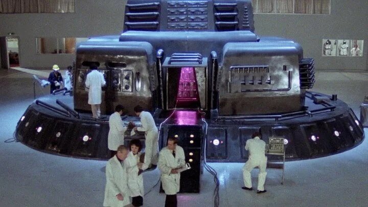 Кадр из фильма «Ангар 18»