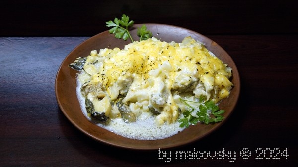 Зубатка в сырном соусе в духовке