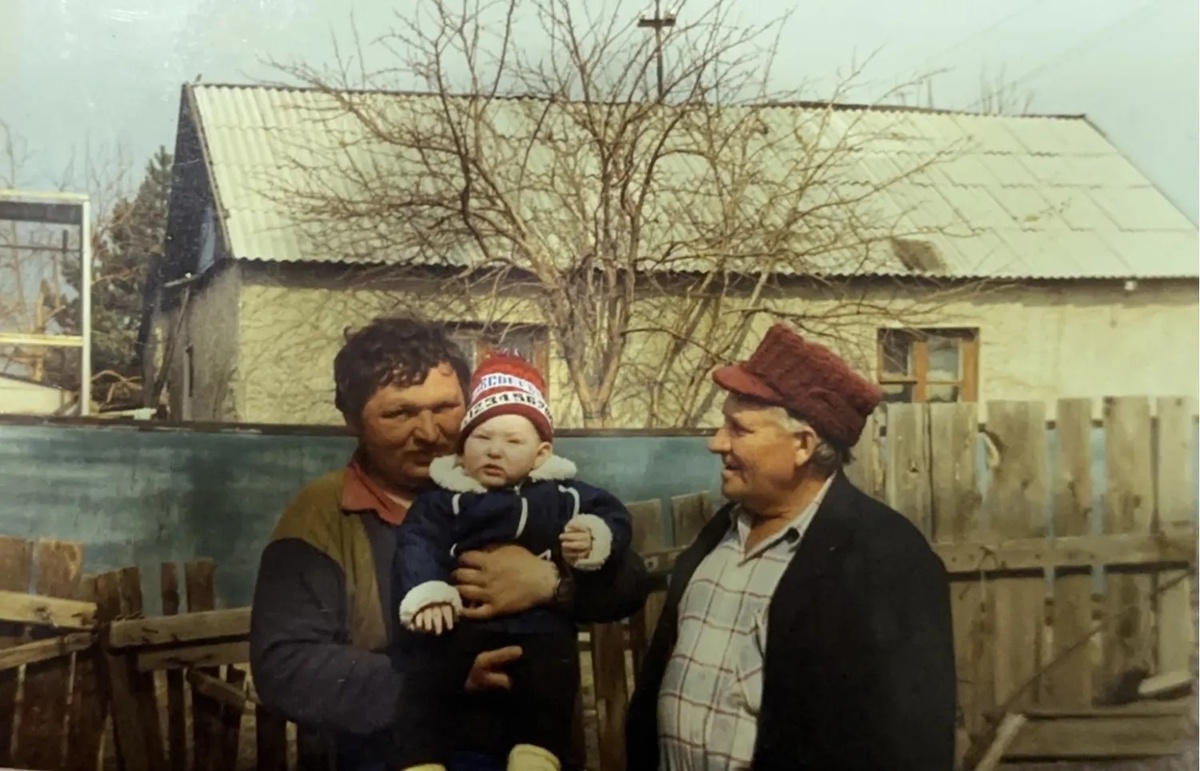 На фото: Константин, Александр и Владимир Конюховы