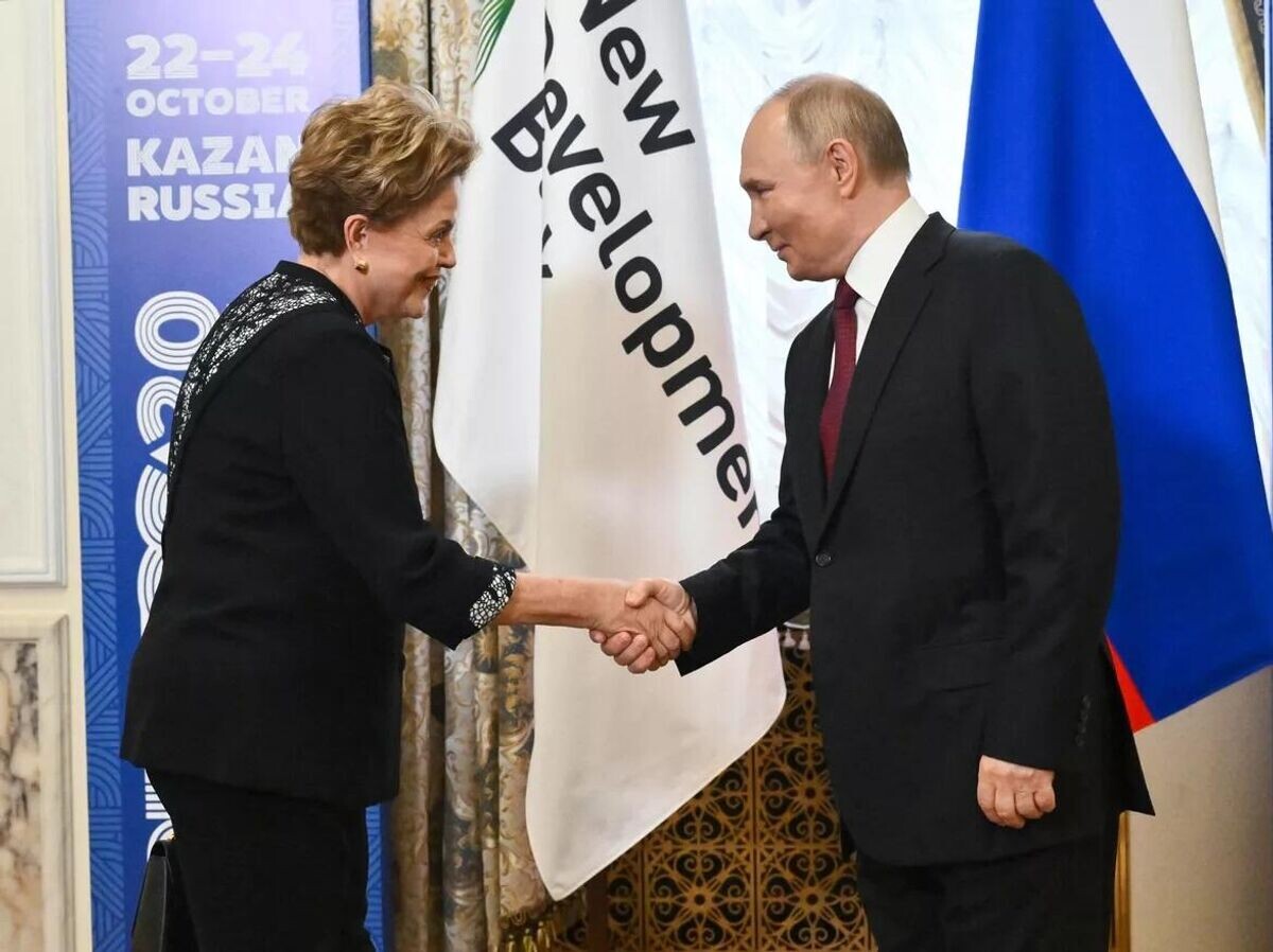    Президент РФ Владимир Путин и президент Нового банка развития БРИКС Дилма Руссефф© Фото : Фотохост-агентство brics-russia2024.ru