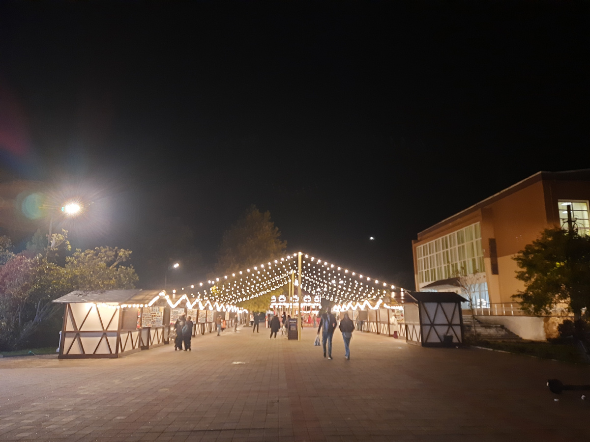 Вечерняя набережная в Абрау-Дюрсо, листайте!