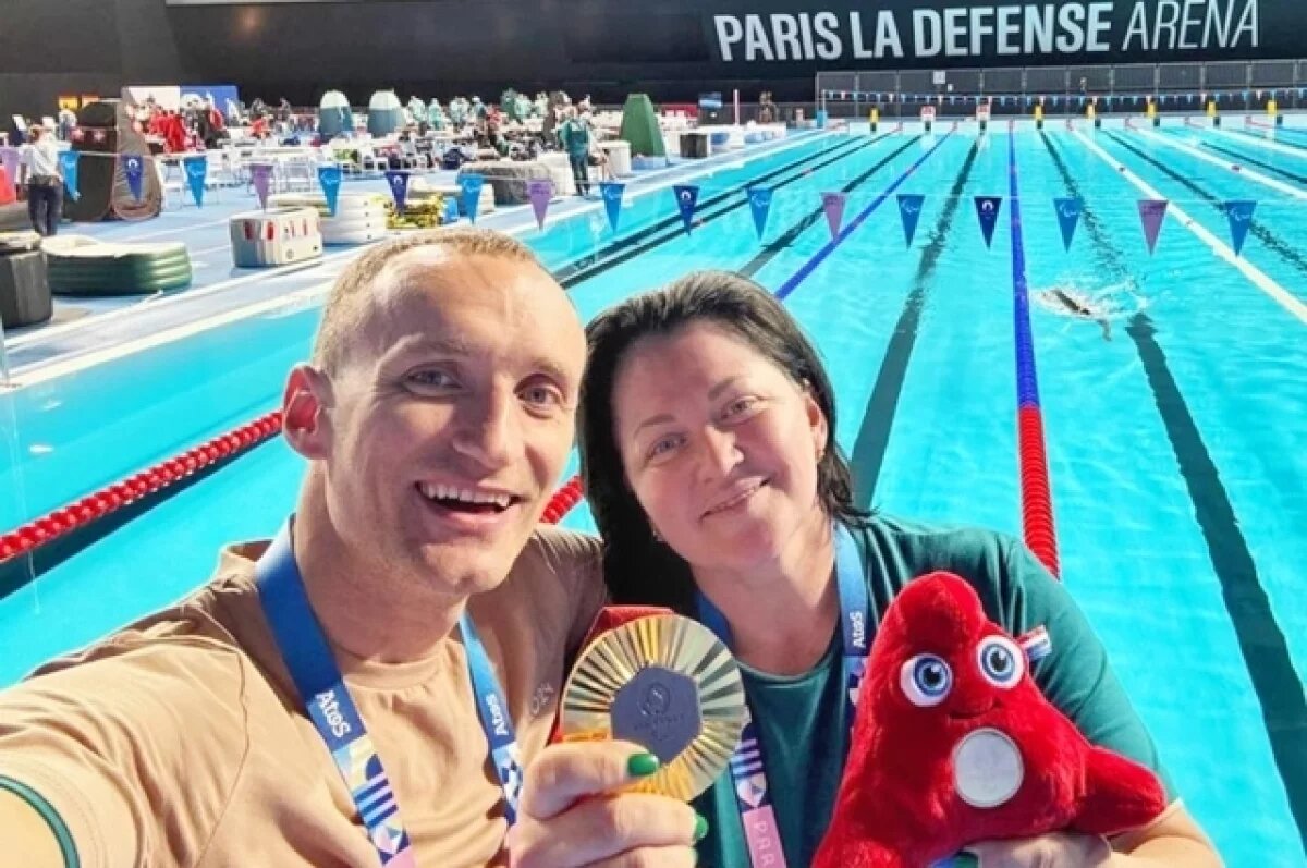    Первую золотую медаль среди российских паралимпийцев завоевал пловец Андрей Калина.