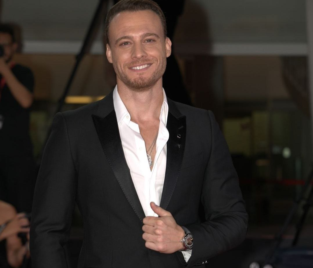 Фото: соцсети Керема Бюрсина