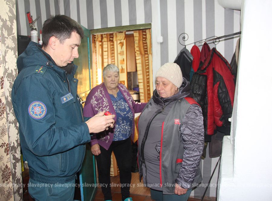     "За безопасность вместе!": спасатели напоминают о правилах безопасности в осенне-зимний период