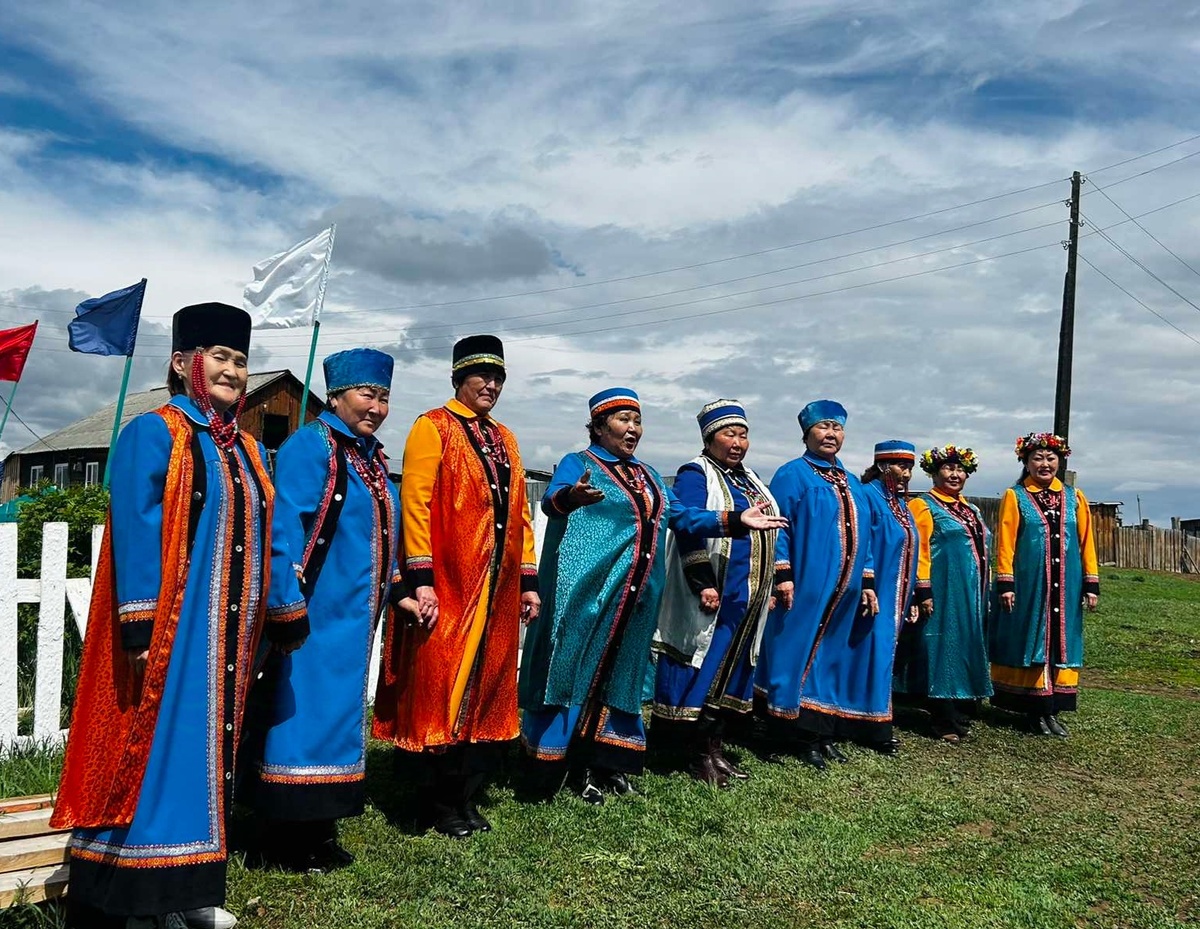 Участницы фольклорного коллектива "Алаир"