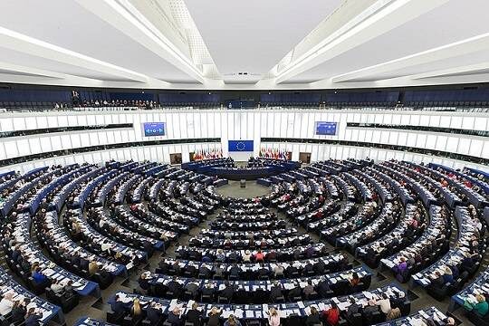    Европарламент поддержал выделение Киеву кредита под российские активы