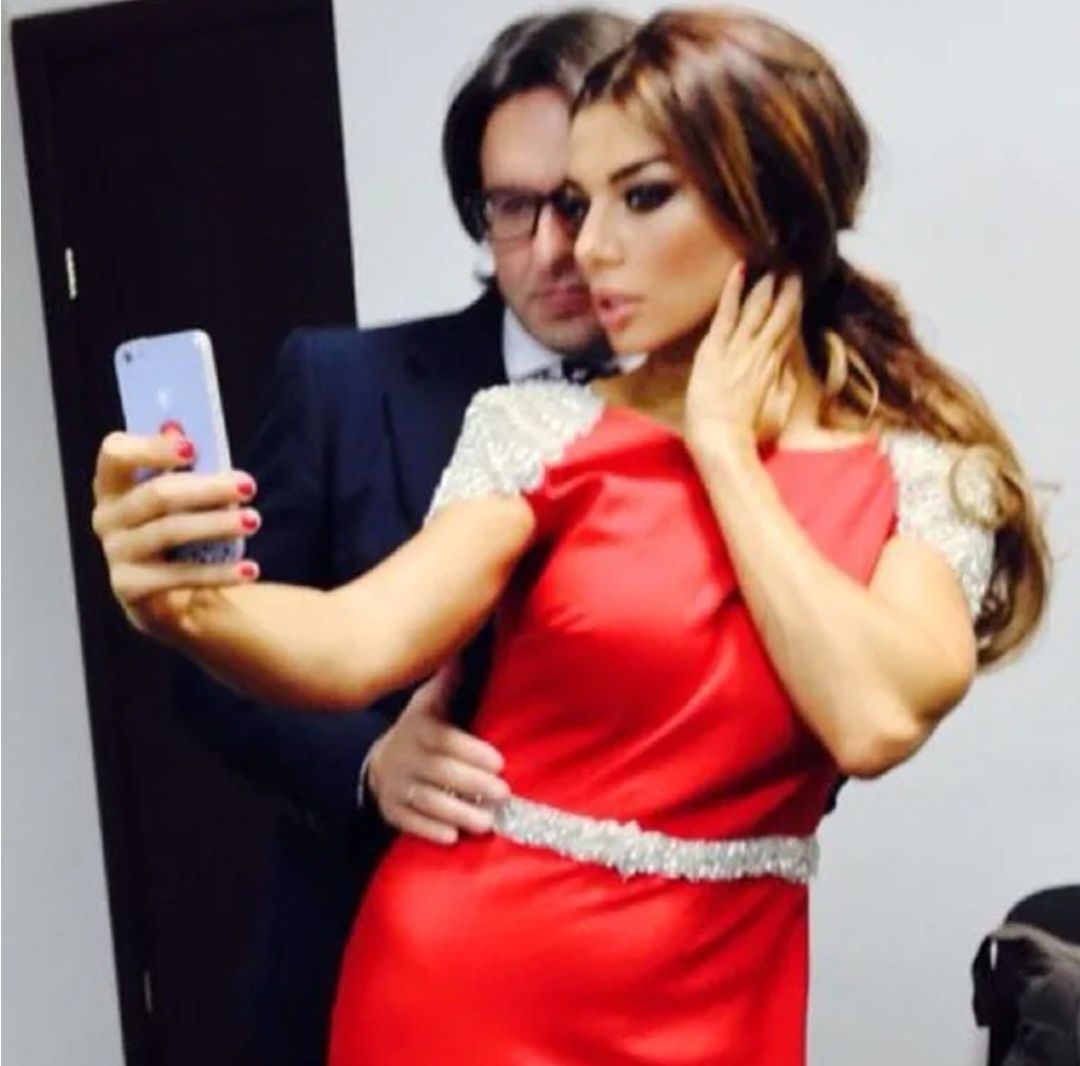 Анна Седокова не отлипает от Андрея Малахова парочка та еще известная из года в год☺️