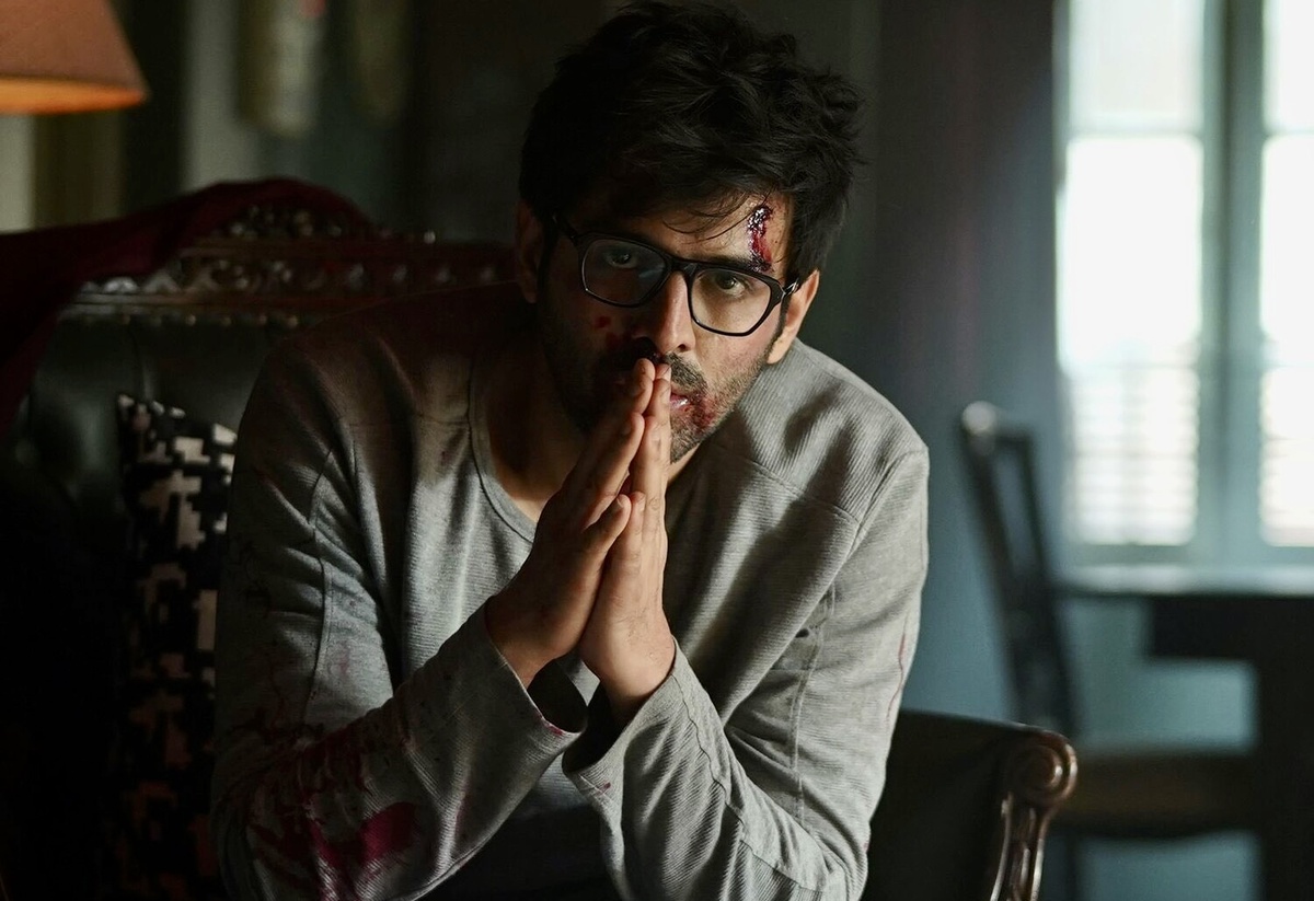 Триллер, драма. Индия. В главных ролях: Картик Аарьян, Алая Ф, Саджад Делафруз, Махабану Моди - Котвал.