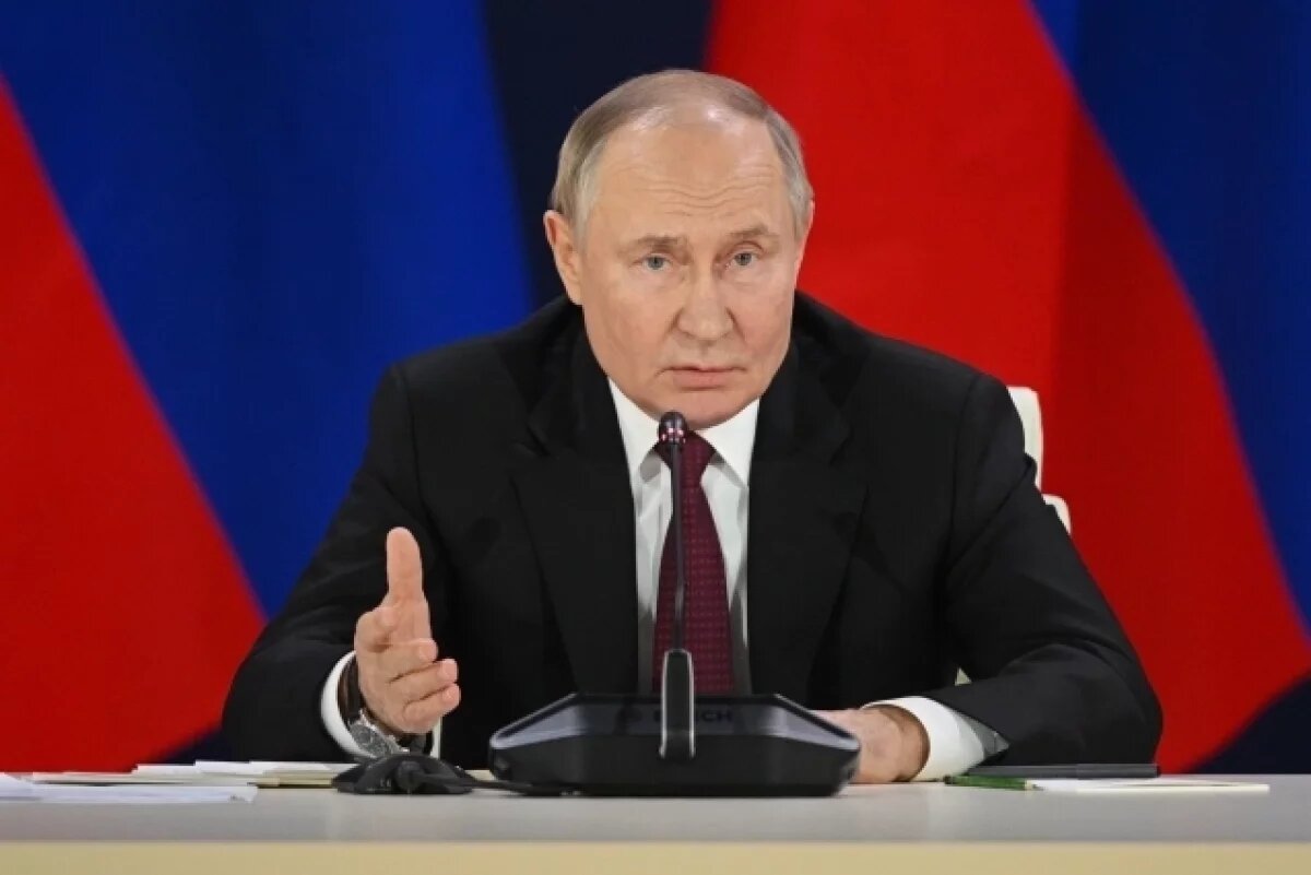    Путин на встрече с премьером Индии Моди забыл про переводчика