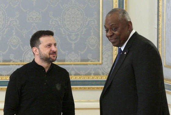    Ллойд Остин и Владимир Зеленский